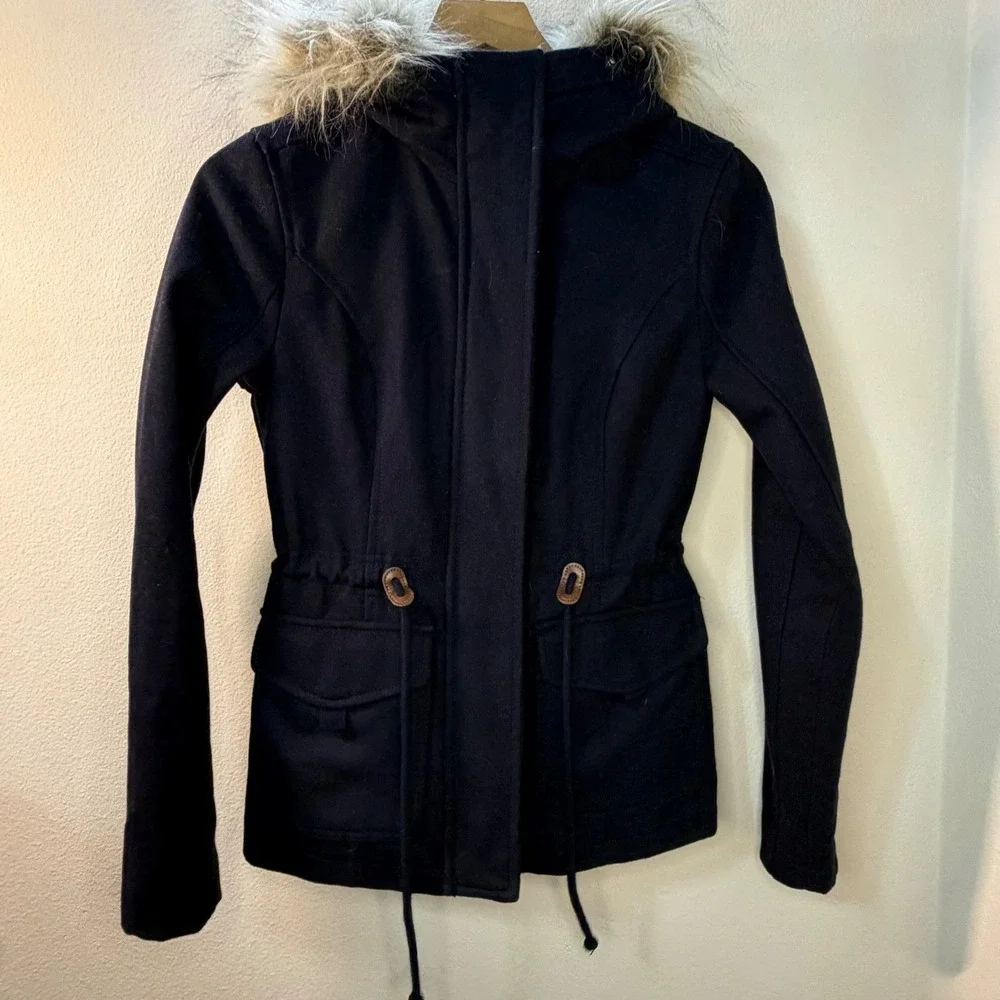Hollister Navy Faux Fur Hood Lined‎ Jacket Womens XS
